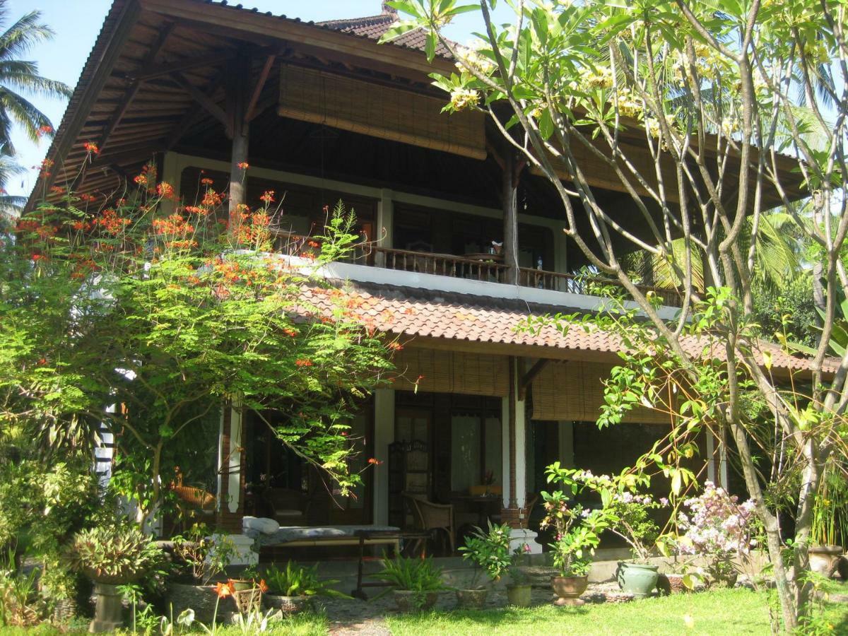 Bali Sandat تيجاكولا المظهر الخارجي الصورة